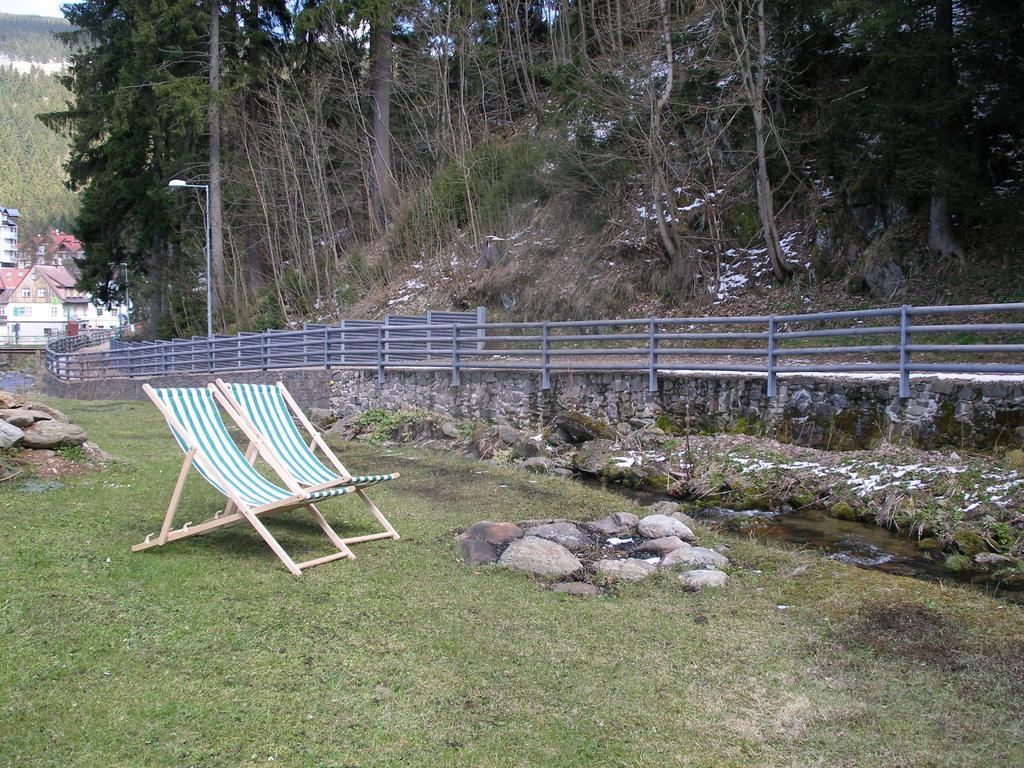 Pecka Penzion Pec pod Sněžkou Exteriér fotografie